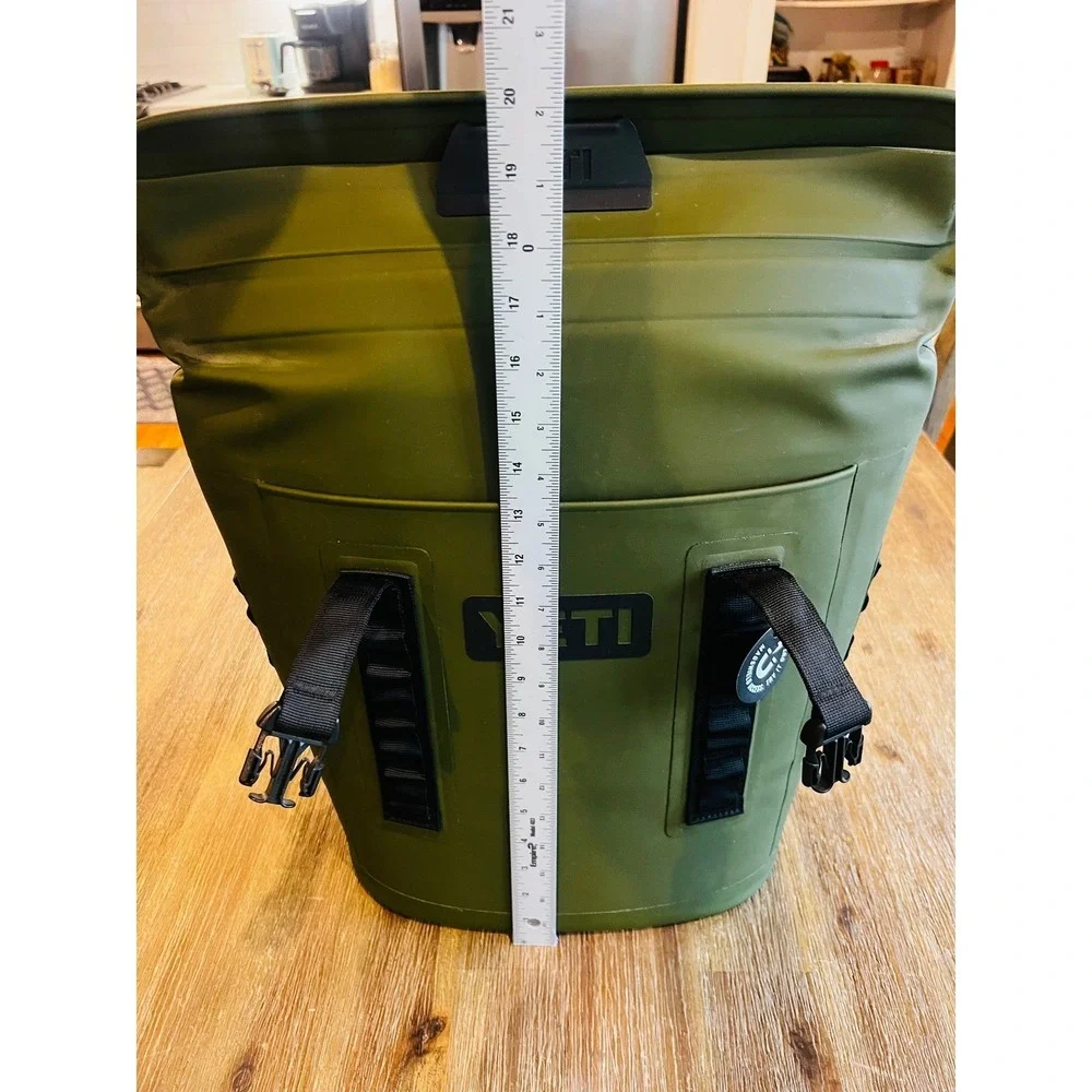 NWT YETI Hopper M20 Soft Backpack Cooler Camp Green MagShield Access